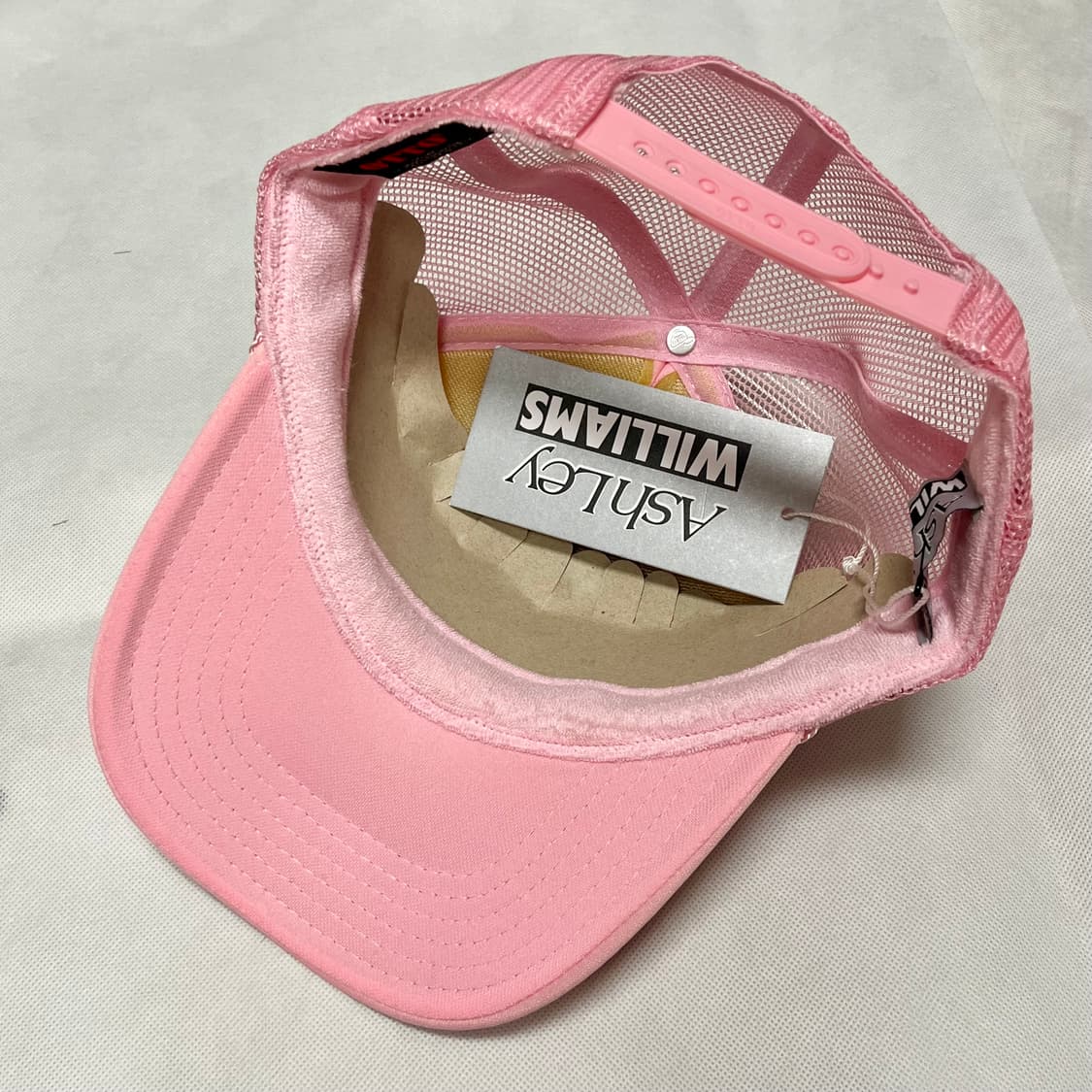 애슐리 윌리엄스 25fw 크라이 베이비 트러커 캡/핑크 상품이미지3