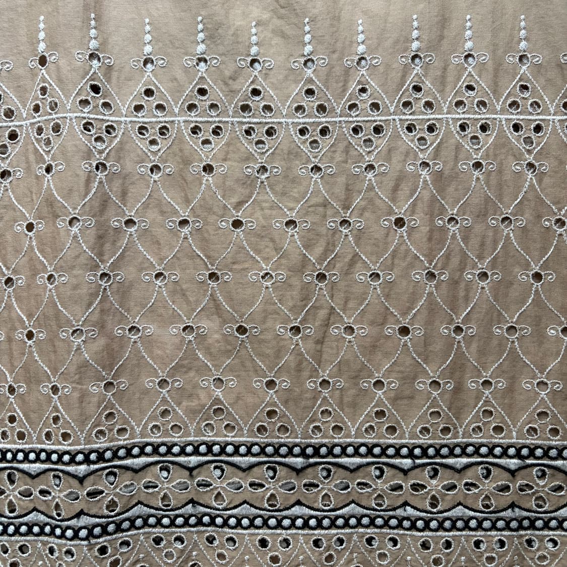 Punching Ethnic Closing Detail Blouse 상품이미지5