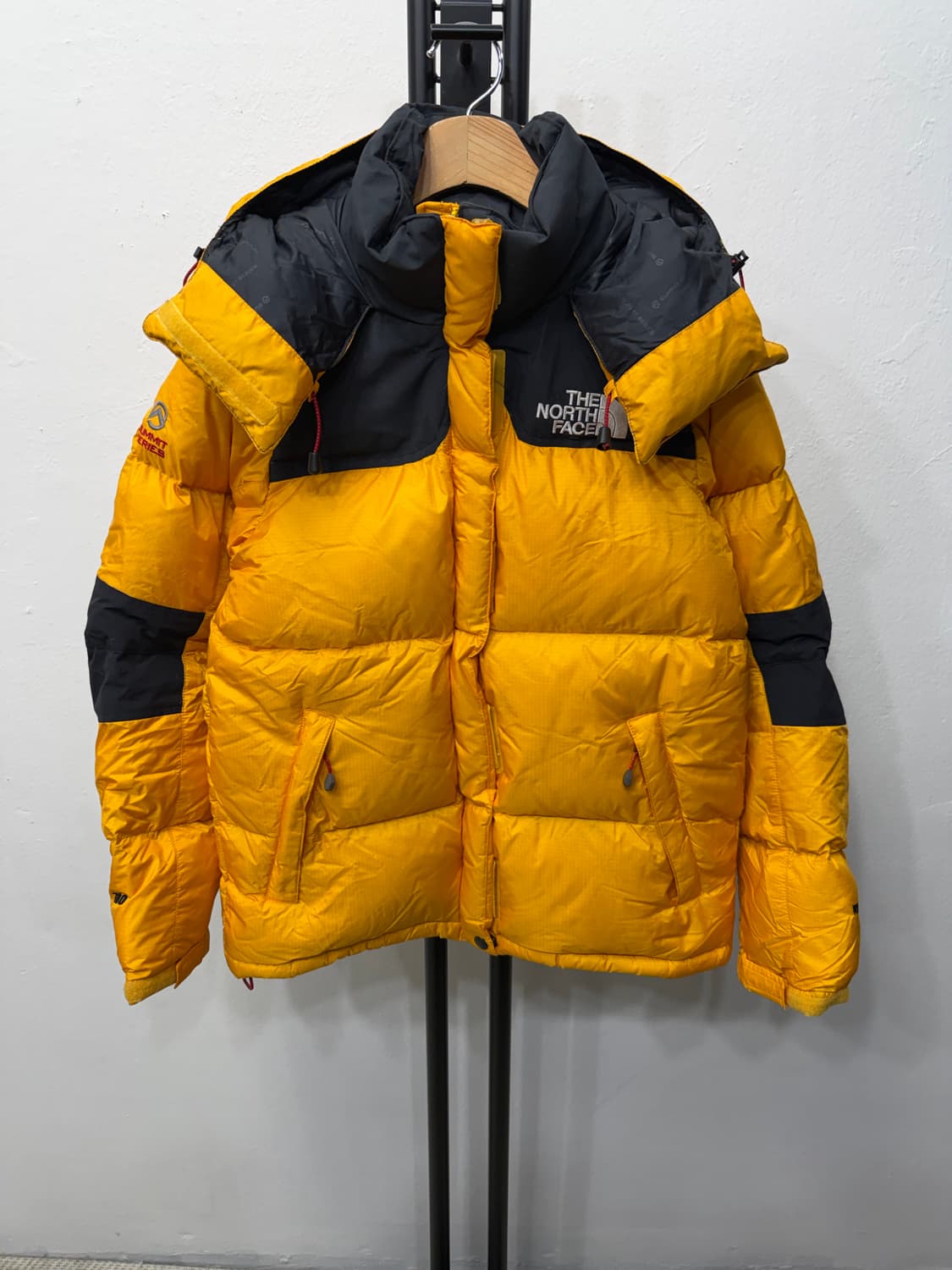 정품) 노스페이스 여성 써밋 옐로우 700필 패딩 90 상품이미지1