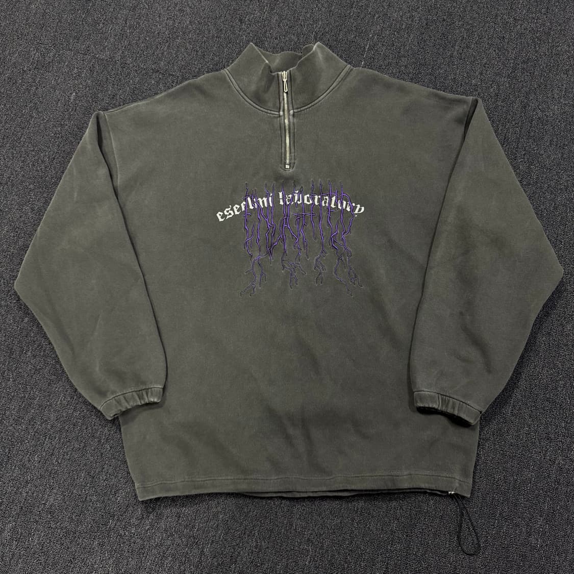 에씰미 썬더볼트 하프 집업 스웻셔츠 상품이미지1