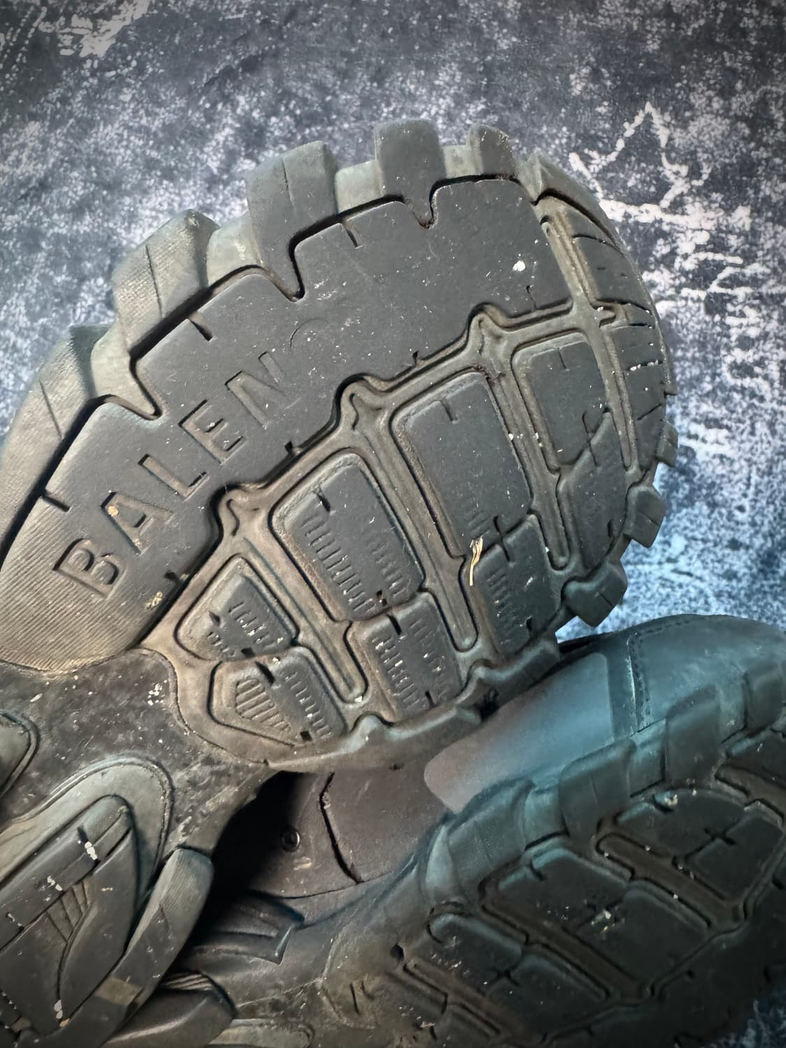 Balenciaga Track Sneakers Black 상품이미지6