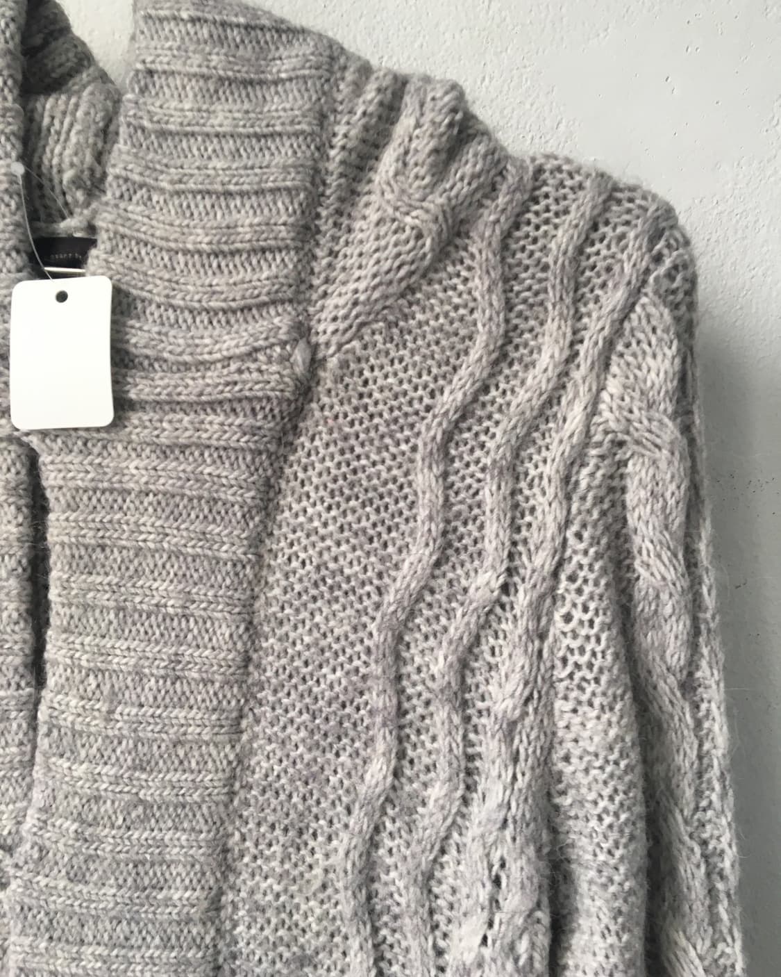 Cable pattern hood knit cardigan 상품이미지4