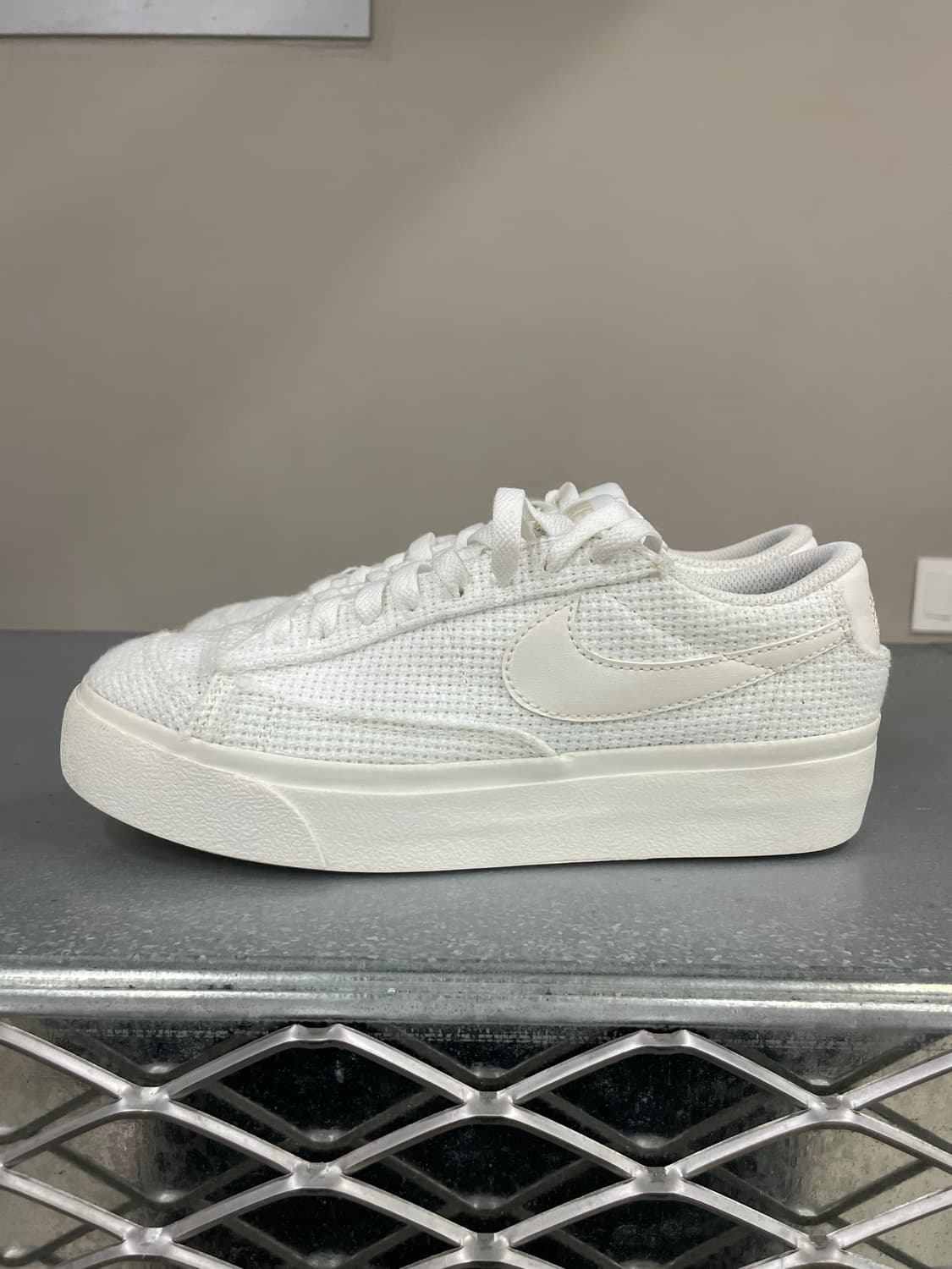 나이키 블레이저 로우 화이트 235 상품이미지1