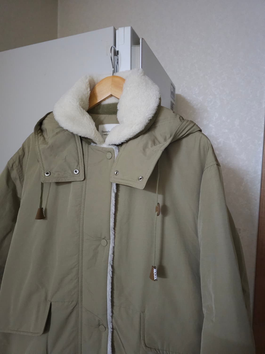 써스데이아일랜드 루즈핏 다운 롱패딩 상품이미지2