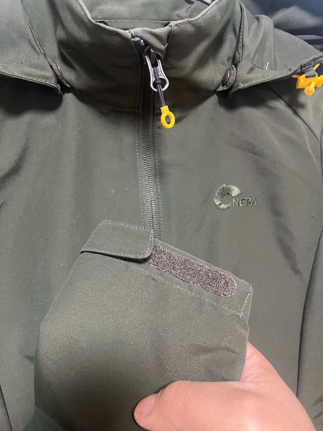 네파 여성 트리니티 방풍 자켓 카키색 상품이미지4