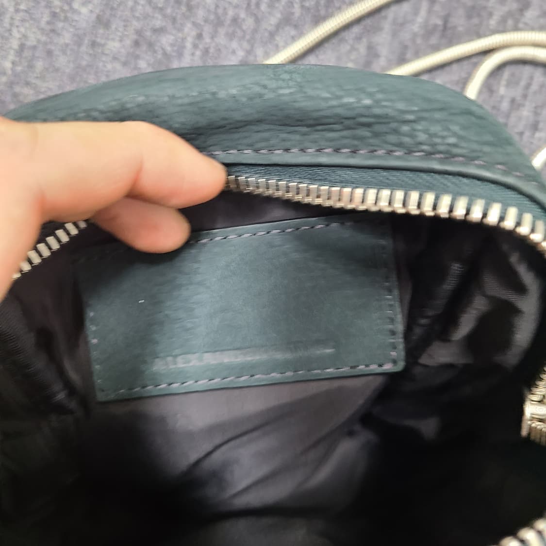 알렉산더왕 크로스백 상품이미지2