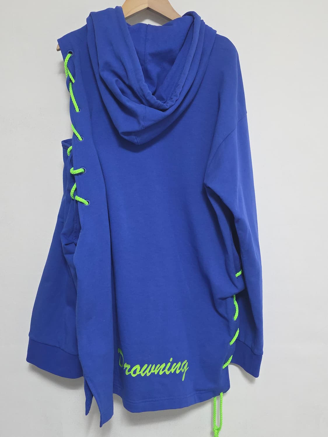 푸마 PUMA x 리한나 FENTY 사이드 레이스 언밸런스 후드티 블루  상품이미지4