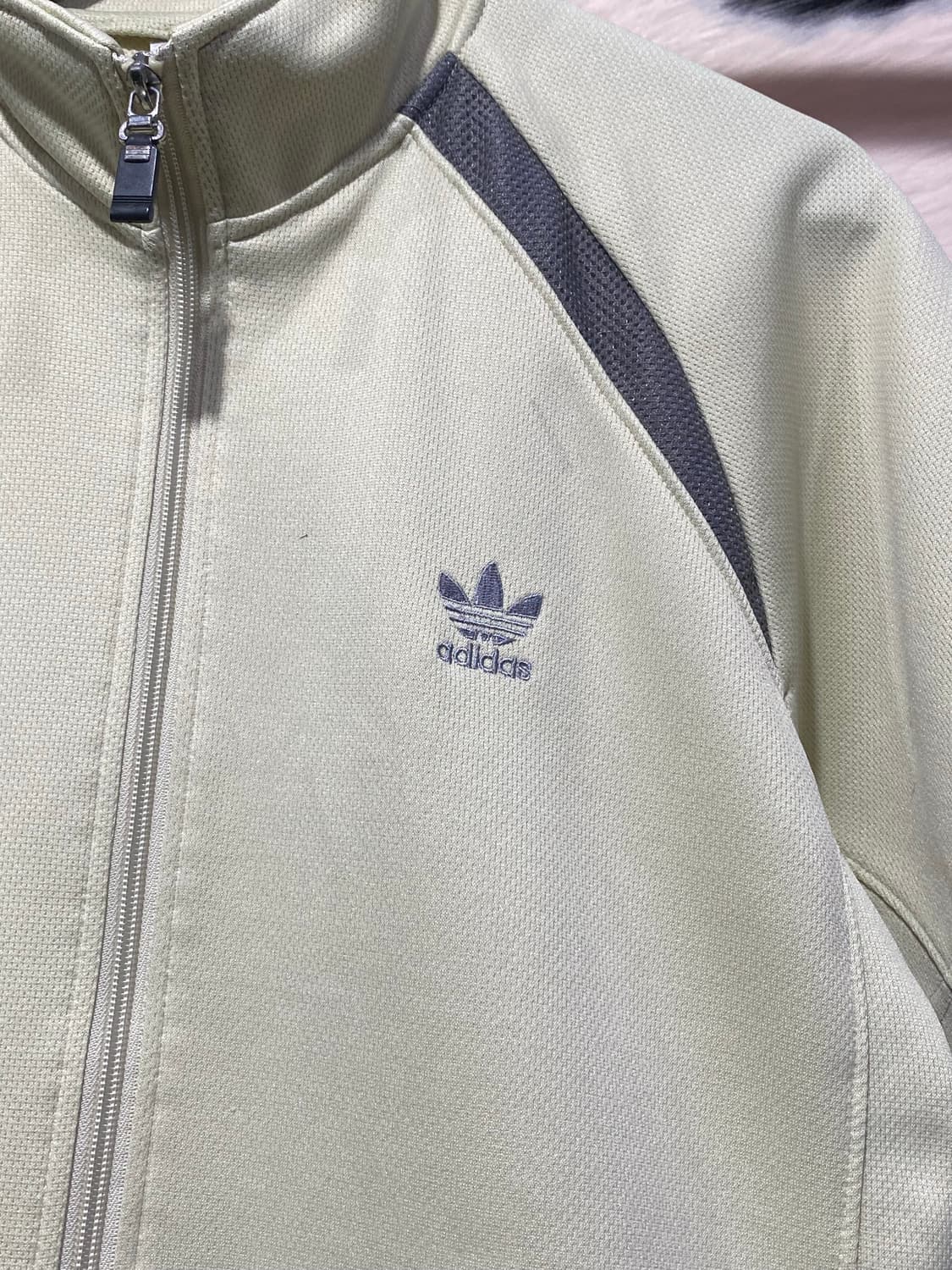 Adidas 메쉬 배색 반팔 집업 상품이미지3