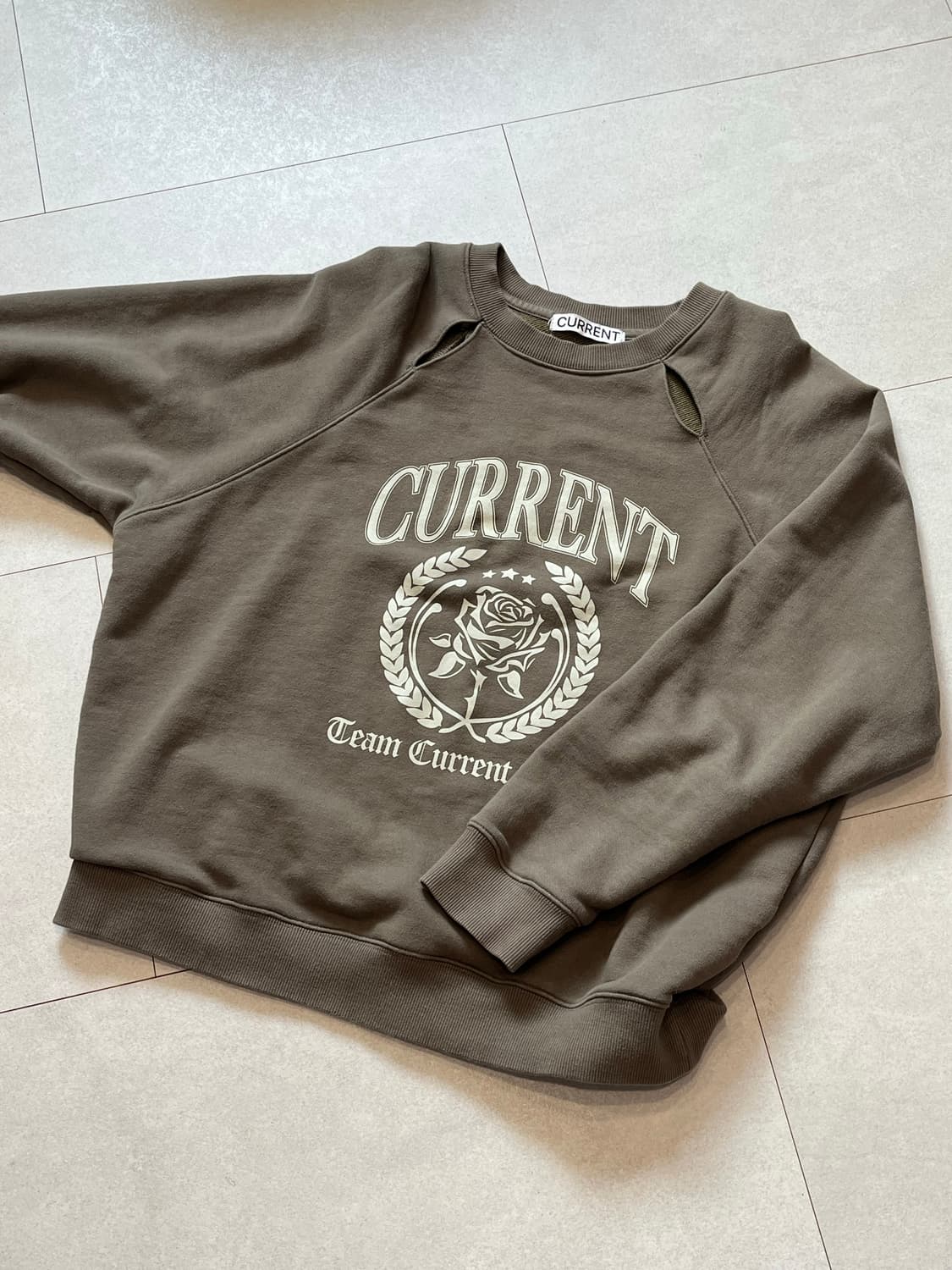 커렌트 슬릿 맨투맨 카키  상품이미지1