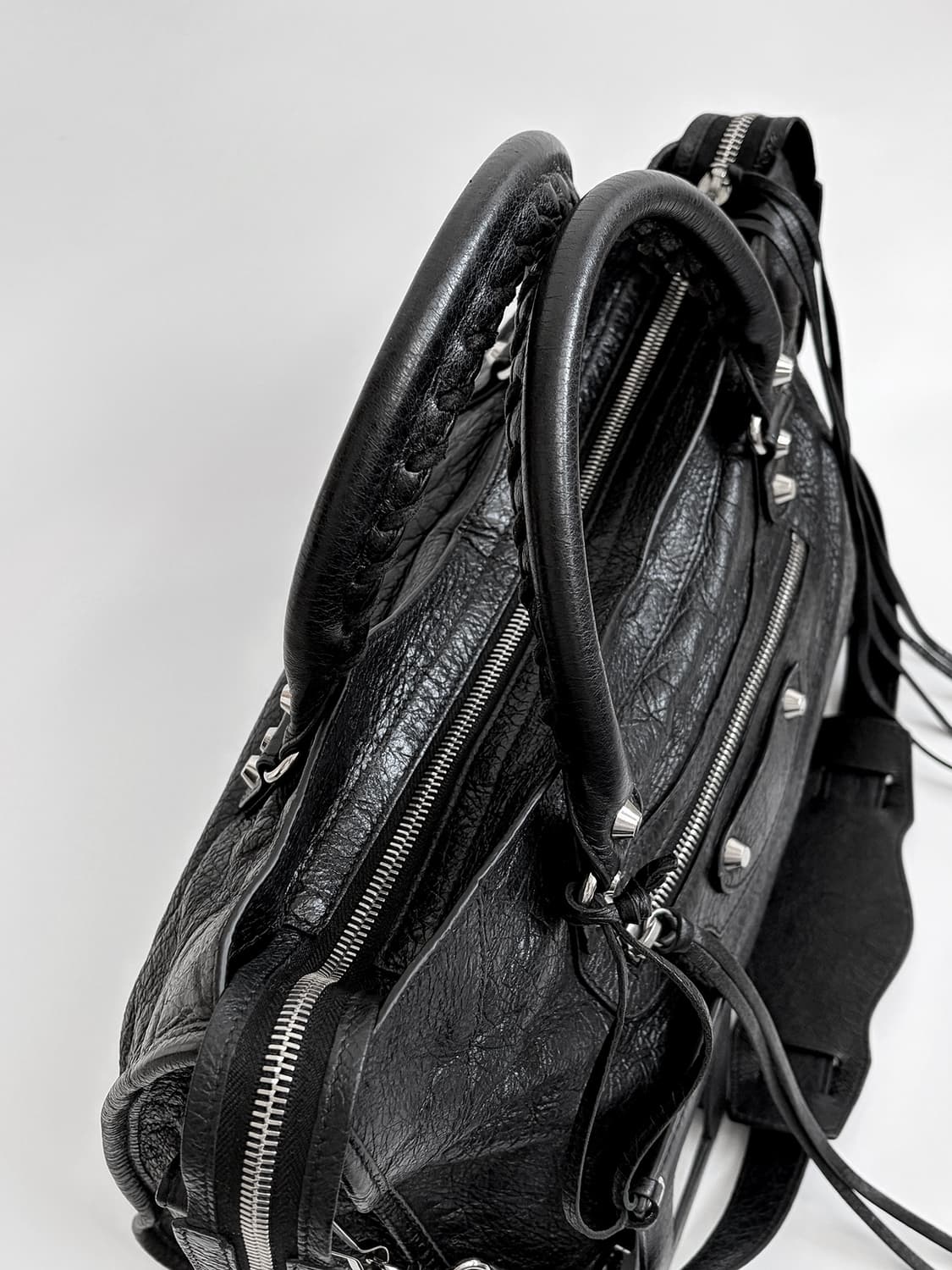 발렌시아가 클래식 시티백 미듐 판매합니다. 상품이미지4