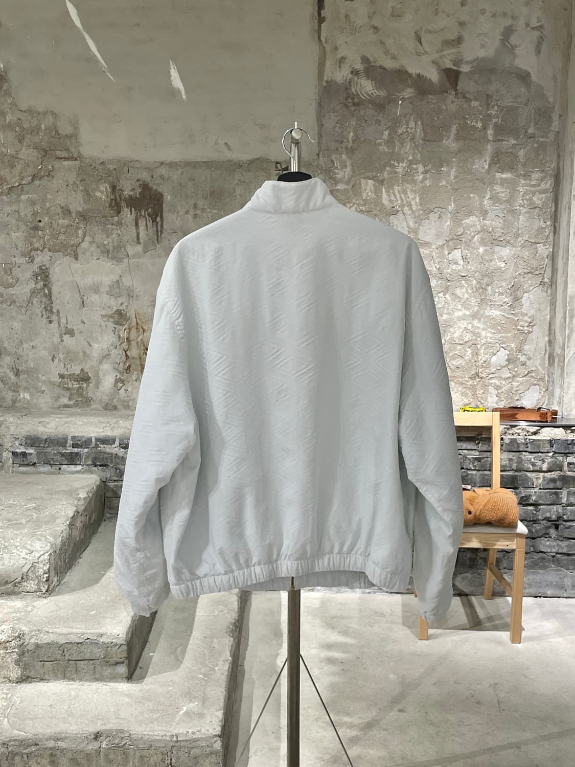 엄브로 x 강혁 화이트 마스 fc 디렉터 프로텍트 자켓 상품이미지6