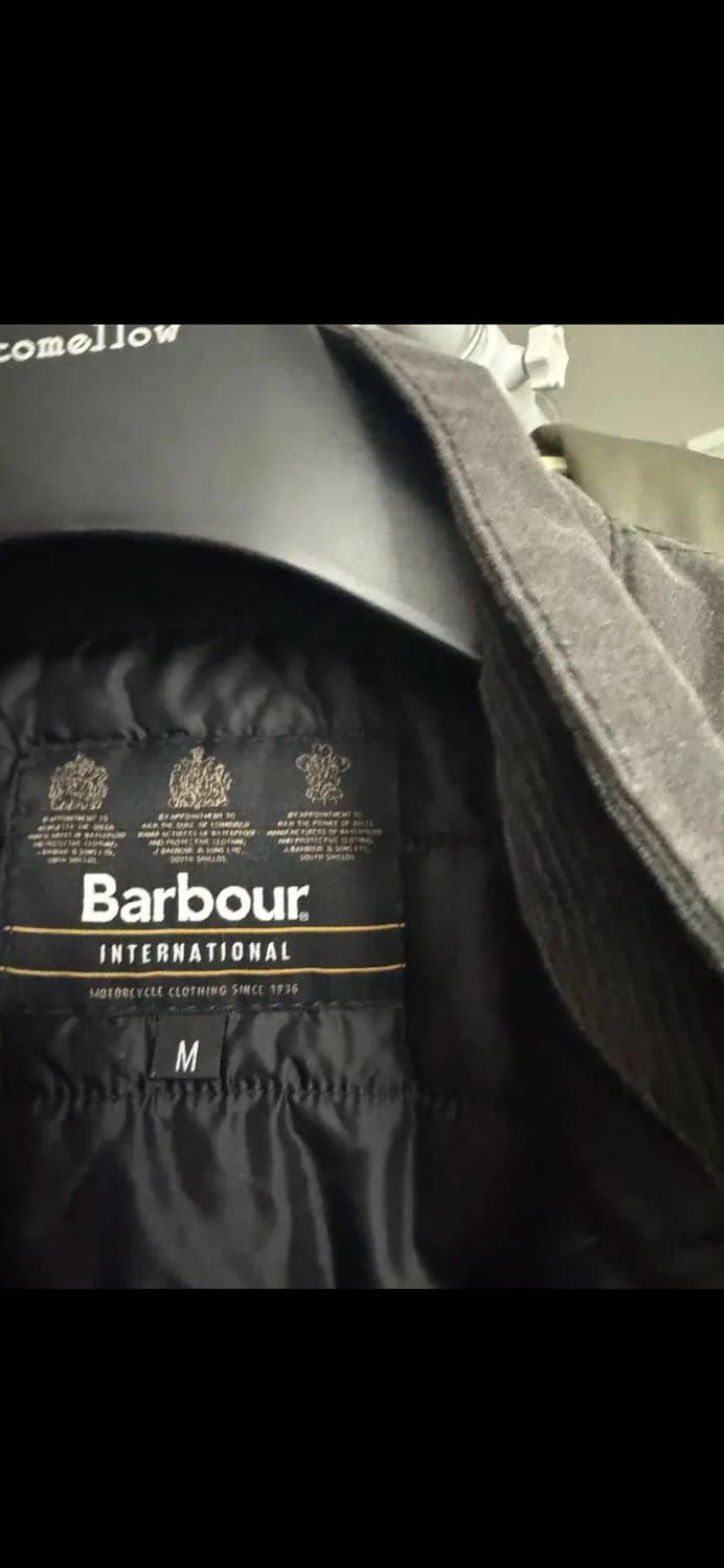 바버인터내셔널 자켓 m사이즈 팝니다. 상품이미지4