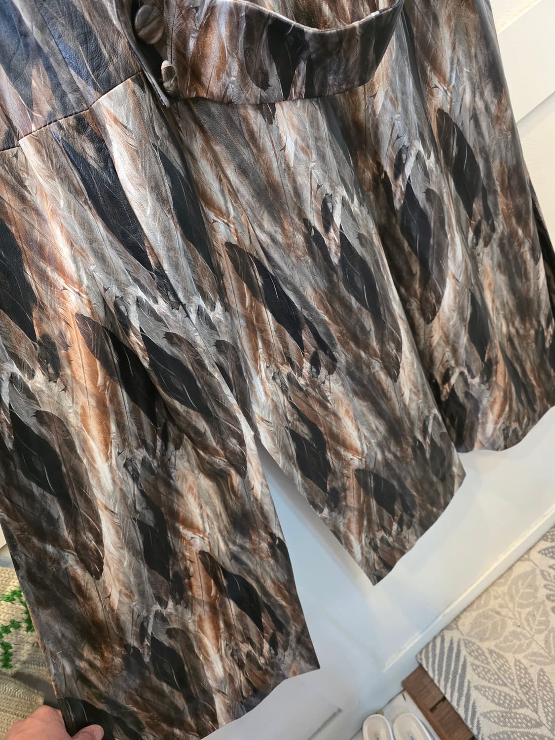 페더 패턴 명품스타일 슬리브리스롱 가죽 자켓베스트 상품이미지7