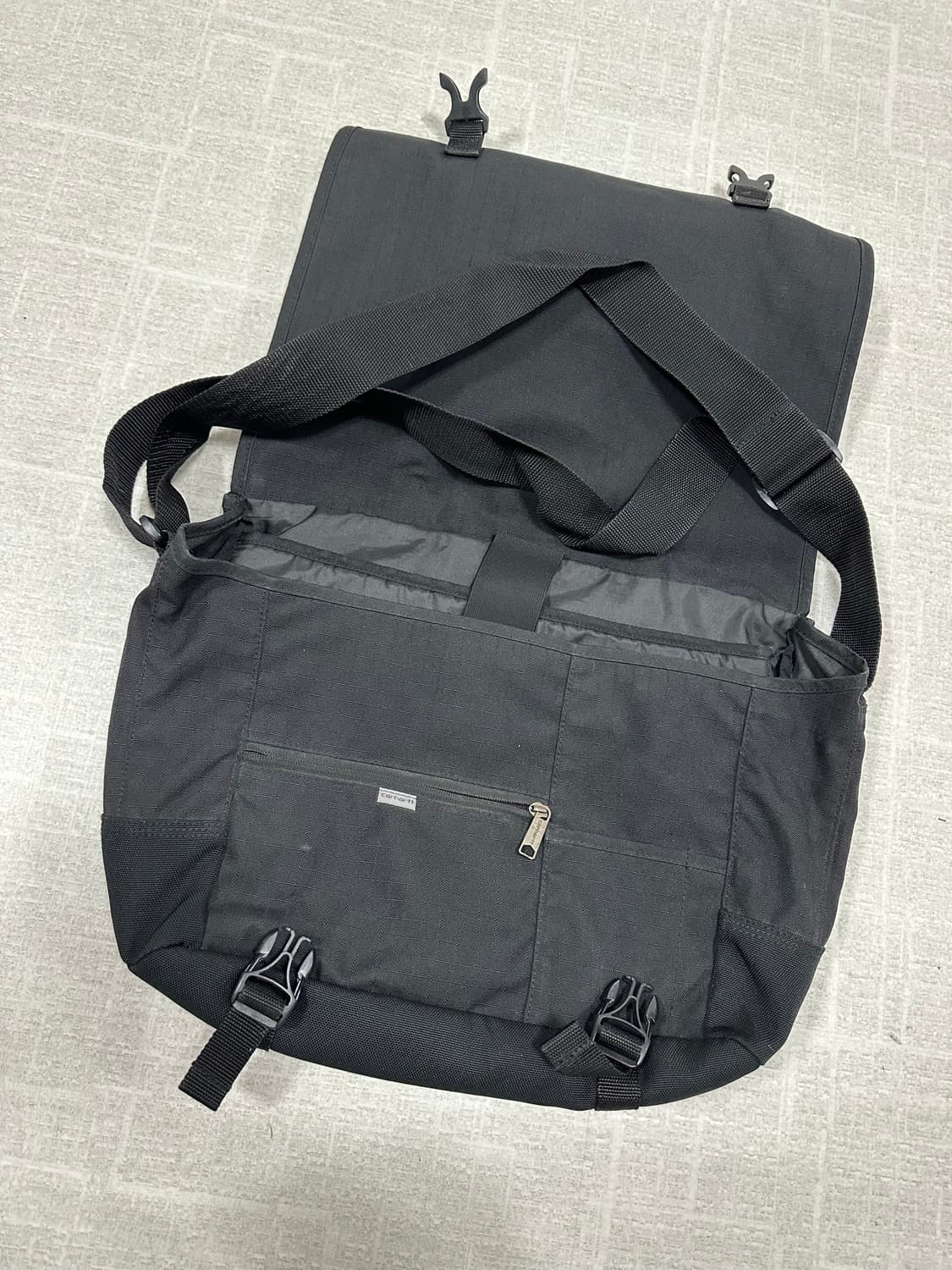 칼하트 크로스 메신저백 상품이미지3