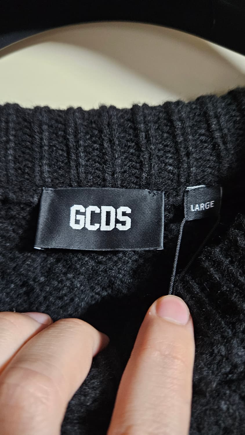 GCDS 니트 정품 신품 50만짜리 상품이미지4