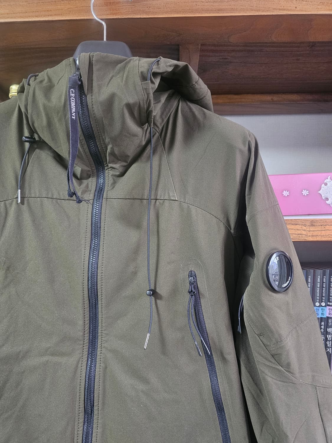 씨피에서 가장 잘나가는 스테디 모델! 프로텍 cp컴퍼니 바람막이 팔아요 상품이미지2