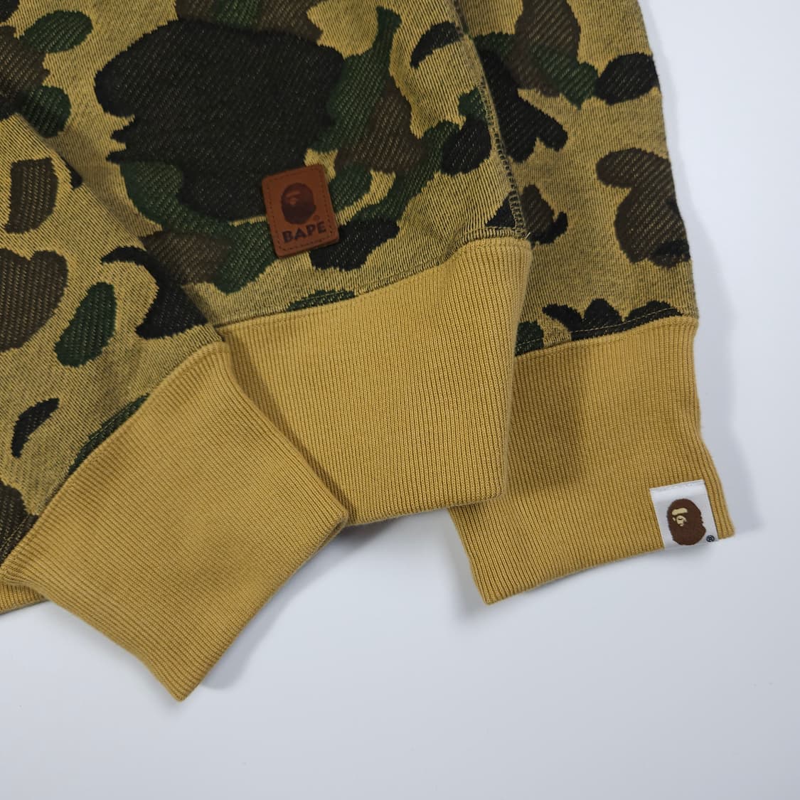 베이프 카모 맨투맨  상품이미지5