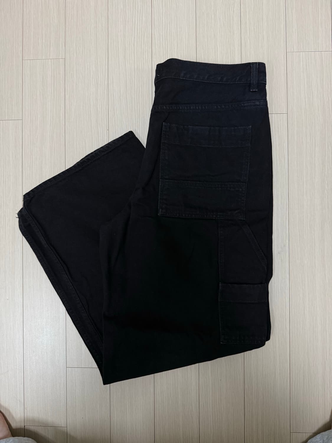 COS 코스 남성 릴랙스드 와이드 레그 진 블랙 52 사이즈 상품이미지3