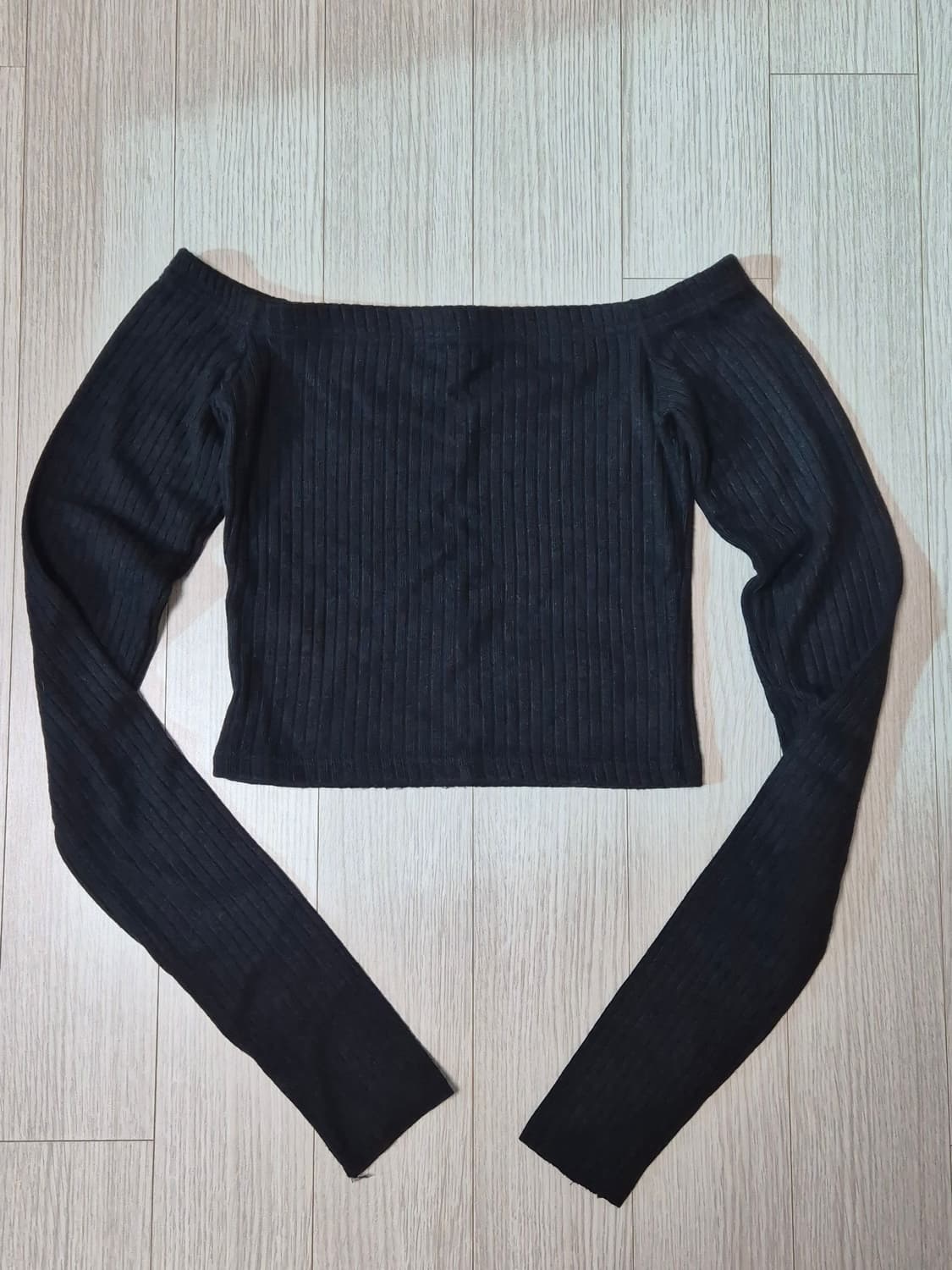 라티젠 오프숄더 티셔츠 상품이미지1