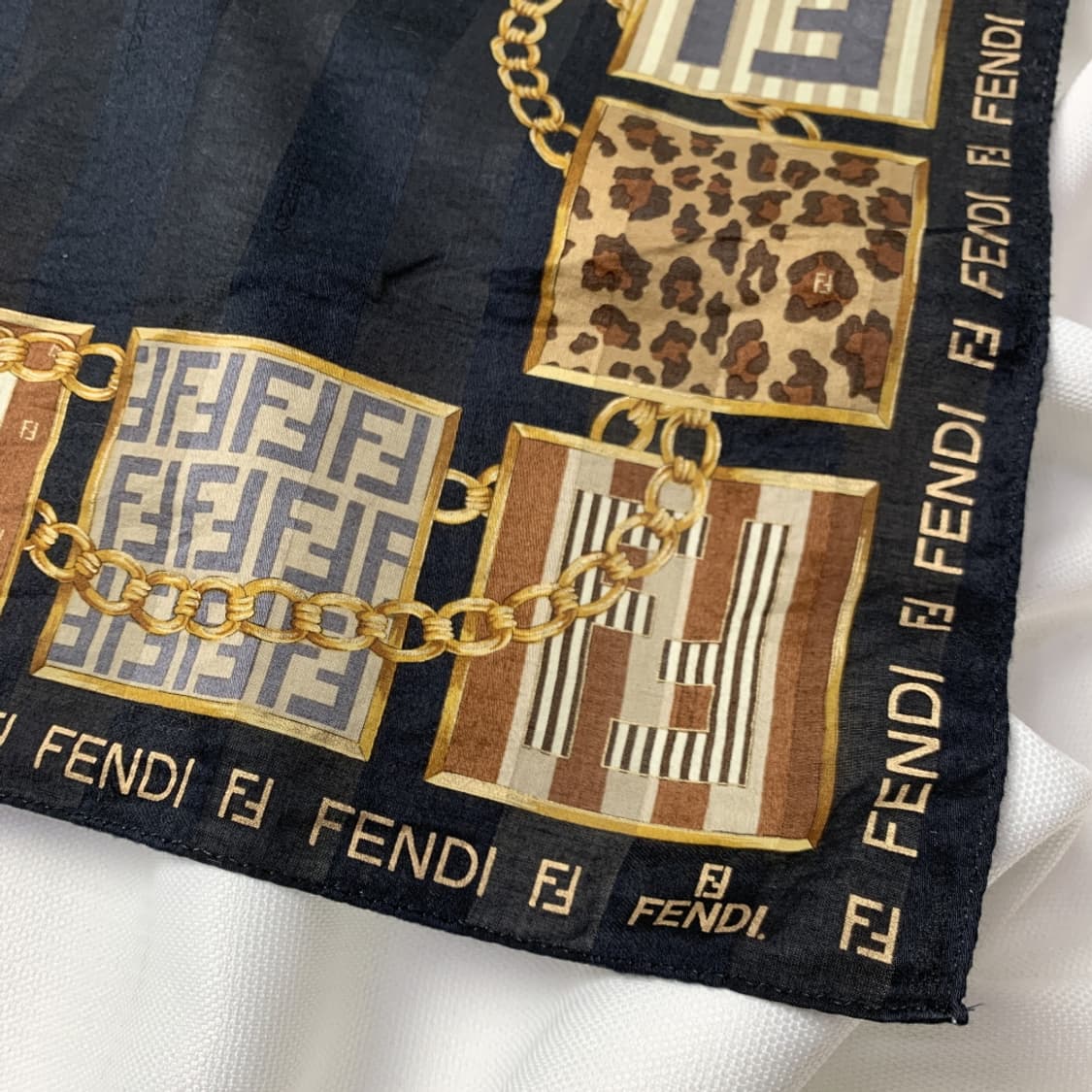 [정품] Fendi 펜디 로고 빈티지 쁘띠스카프 손수건 상품이미지2