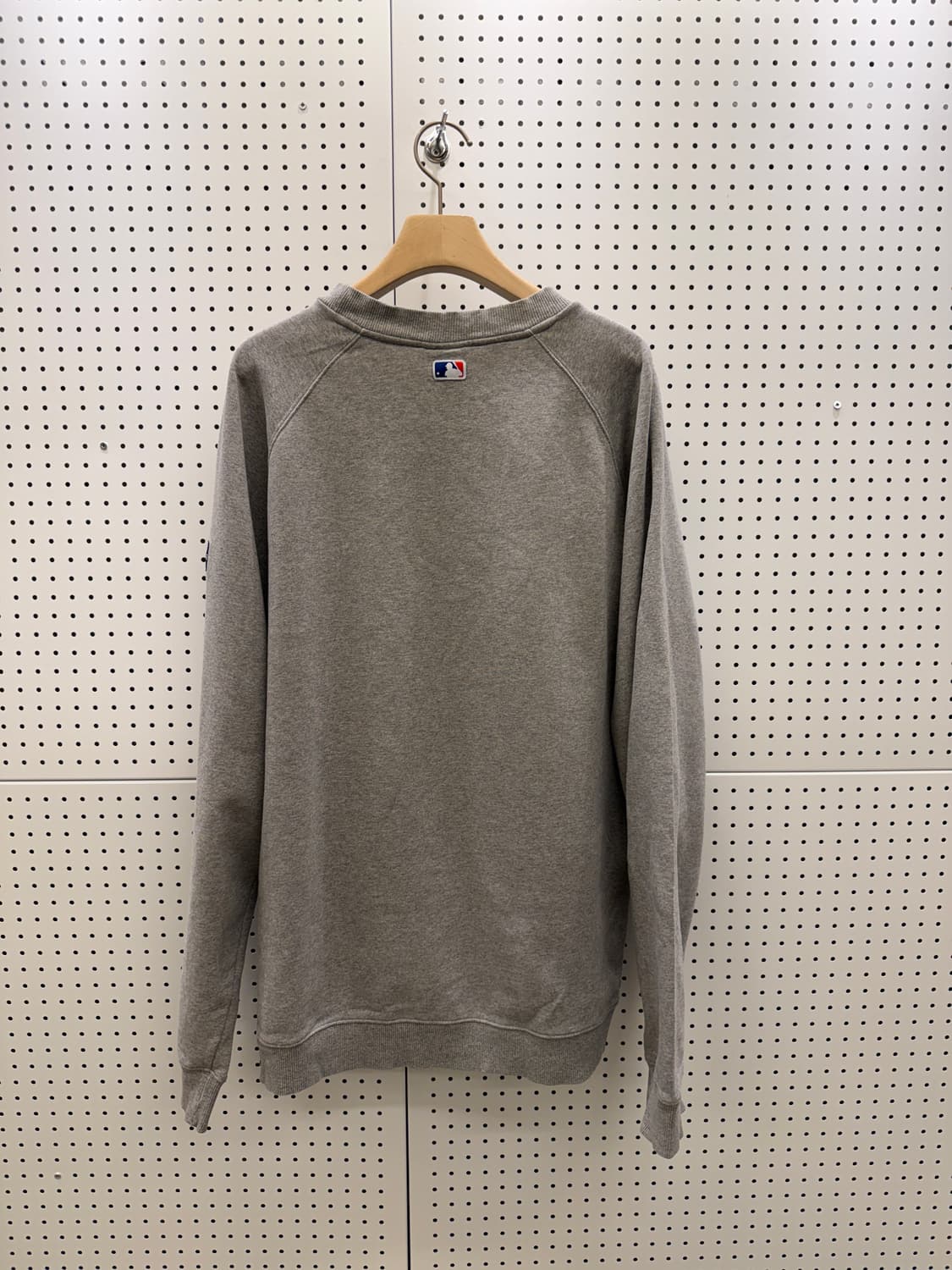 아디다스 뉴욕 양키스 로고 맨투맨 그레이 U954 상품이미지3