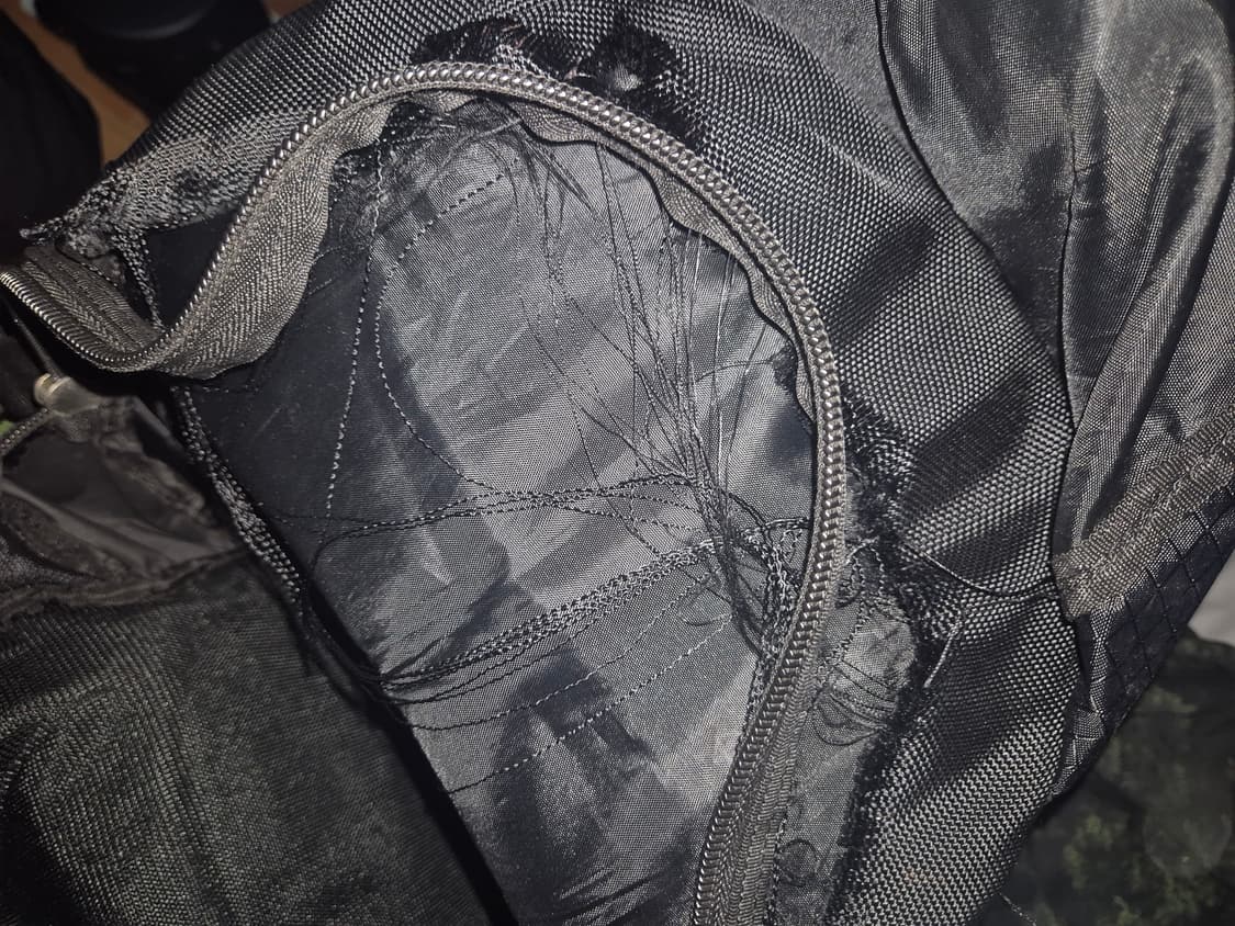 (수선필요) 오클리 아이콘 백팩 블랙 상품이미지7