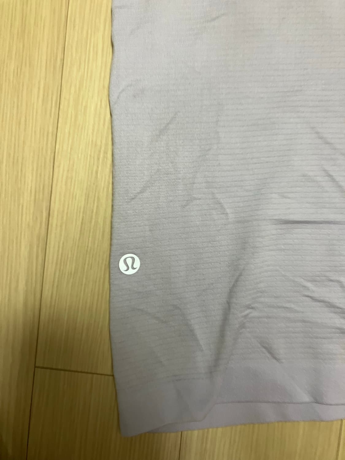 룰루레몬 메탈벤트 숏슬리브 연보라 l 상품이미지4