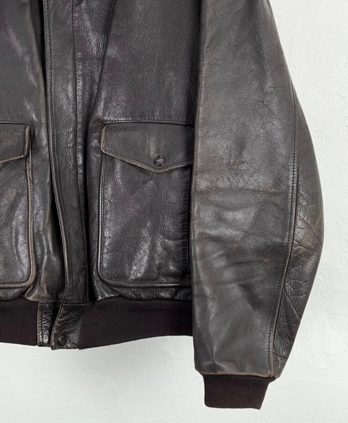 쇼트 다크브라운 트윈 플랩포켓 내피 레더 자켓 상품이미지5