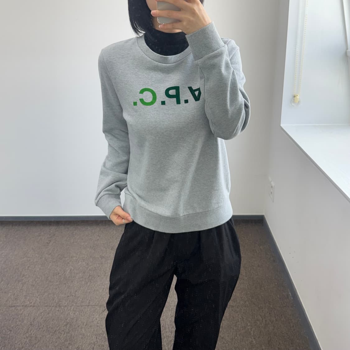 APC 아페쎄 그린 로고 그레이 맨투맨 상품이미지1