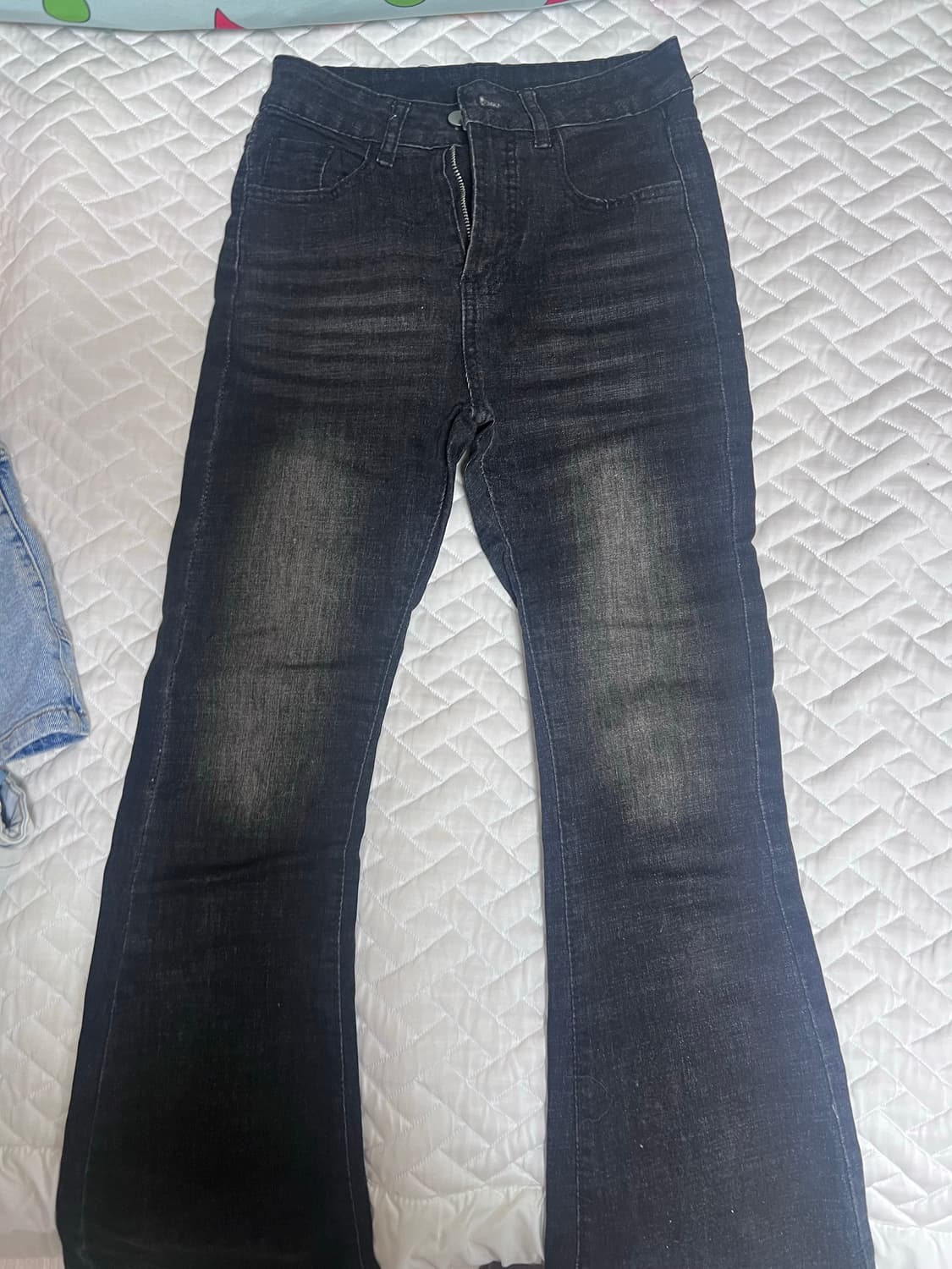 검정색 워싱 부트컷바지 판매 상품이미지1