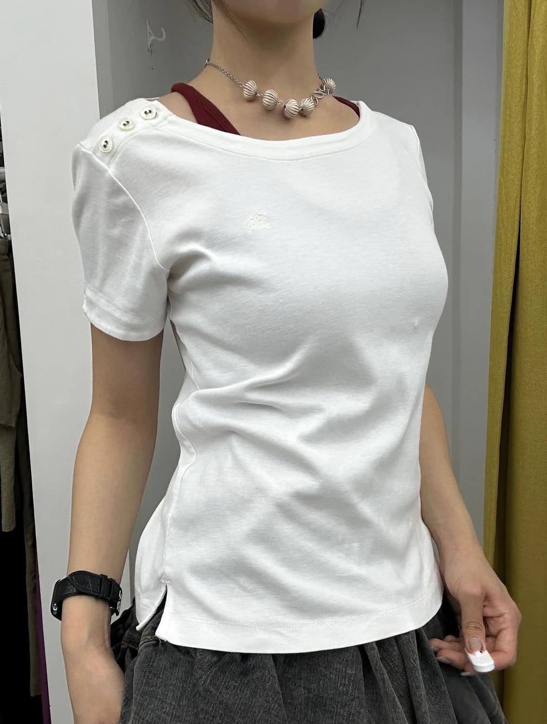 버버리 블루라벨 어깨버튼 화이트 반팔티 상품이미지1