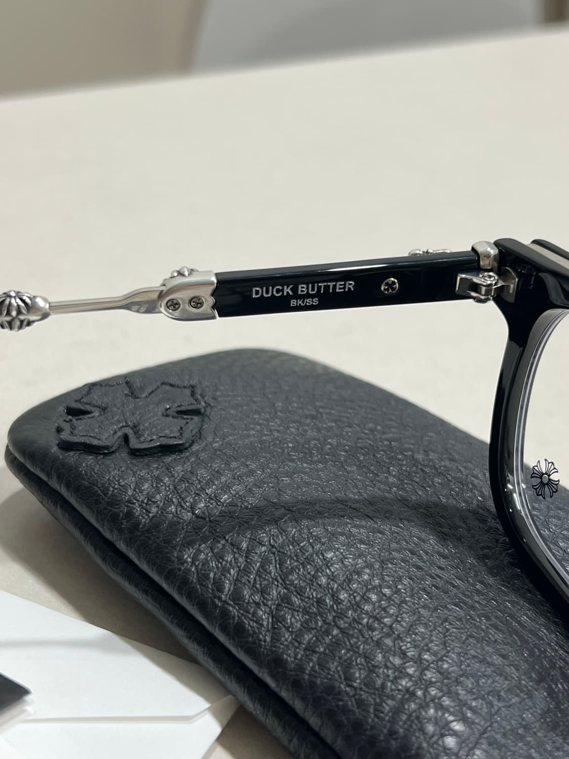 (크림에서 26년3월9일에 구매한)26년 블랙앤실버 덕버터 판매합니다 상품이미지3