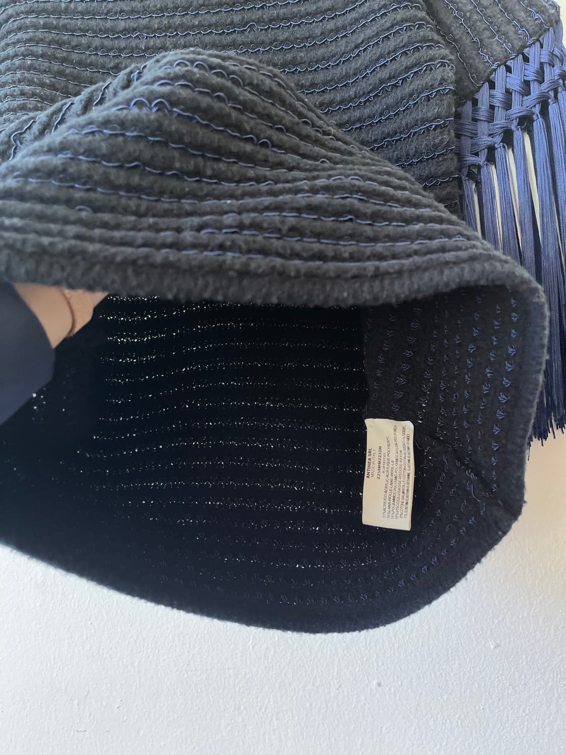 엠포리오아르마니 여성 프린지터틀넥니트 42사이즈 상품이미지4