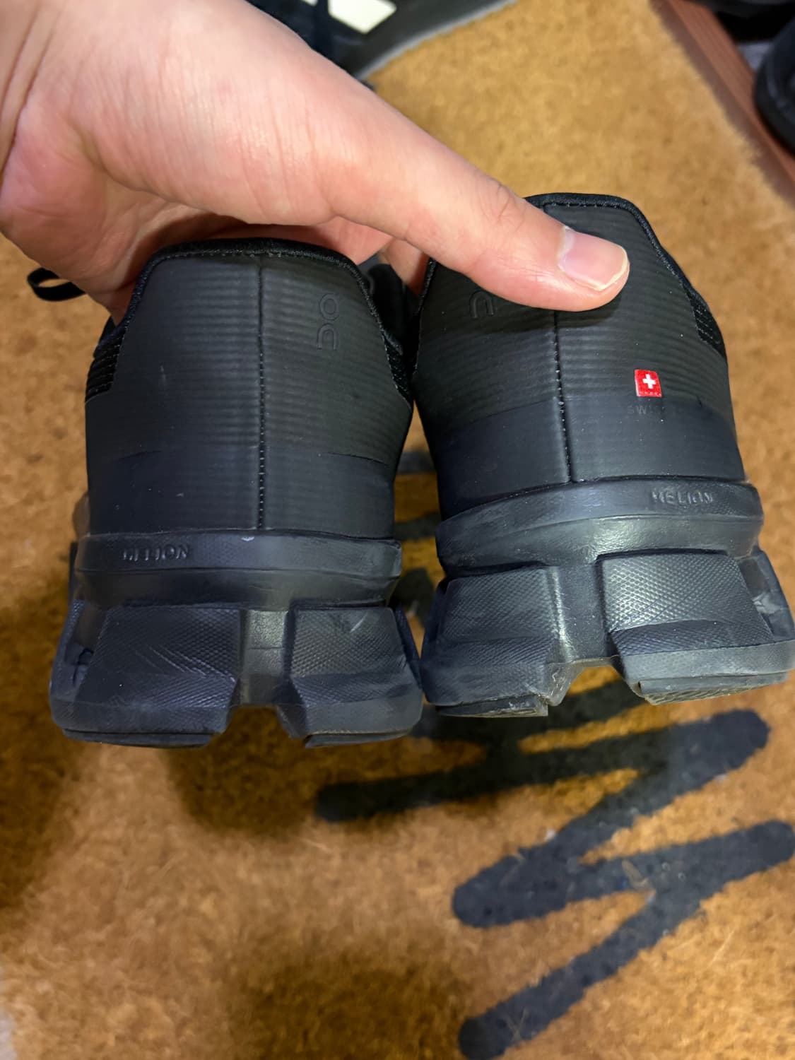 온러닝 클라우드 몬스터 보이드 블랙 EU44 280 상품이미지5