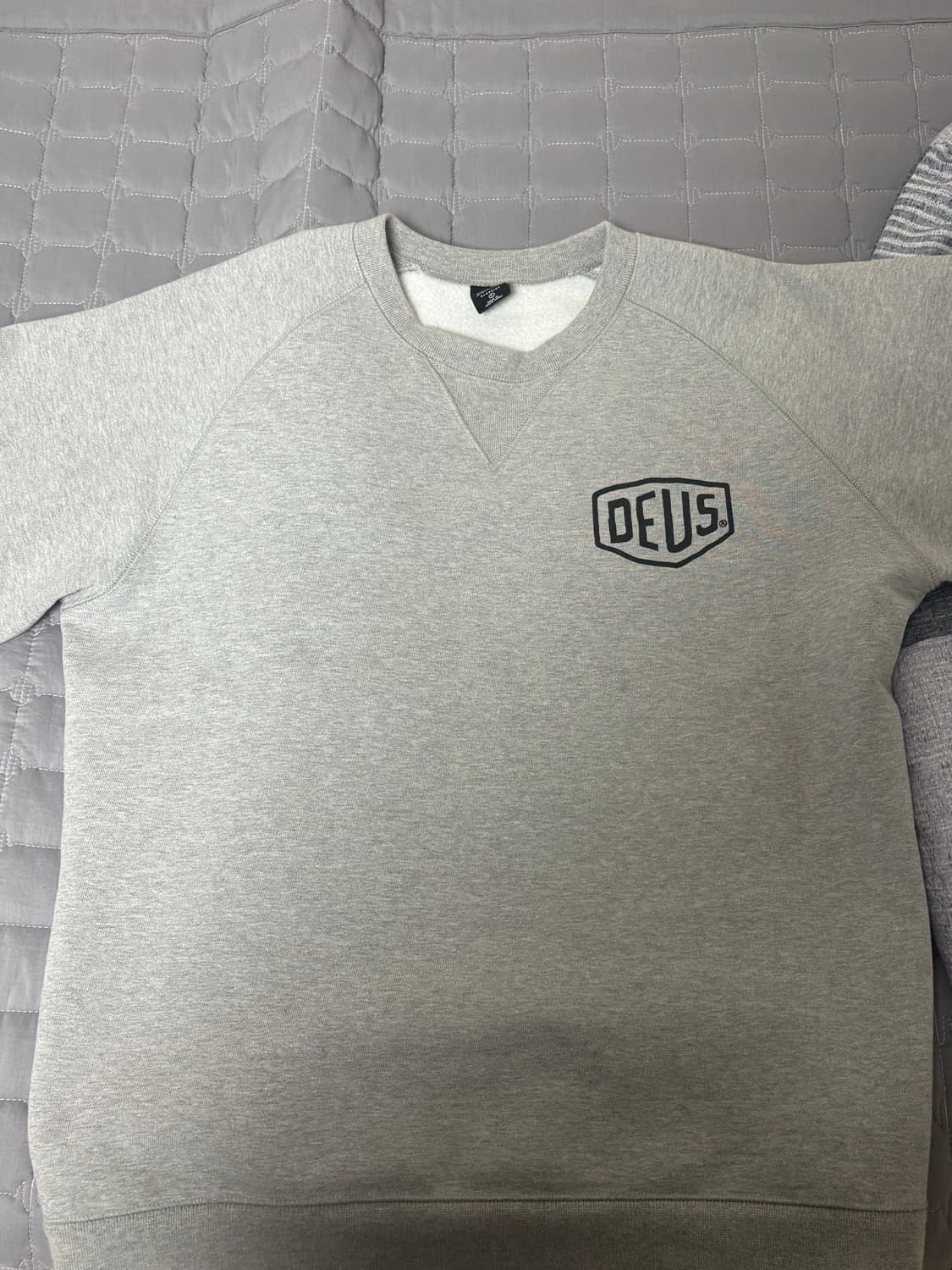 데우스 맨투맨 L 상품이미지1