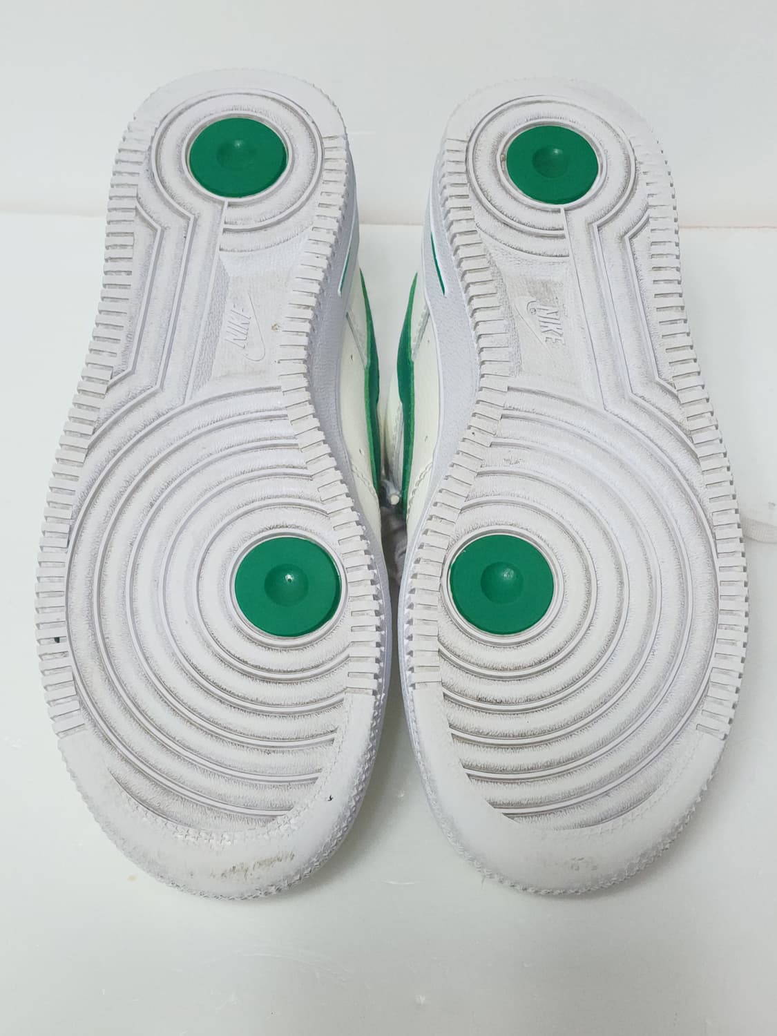 나이키 에어포스 1 40주년 흰/녹 상품이미지6