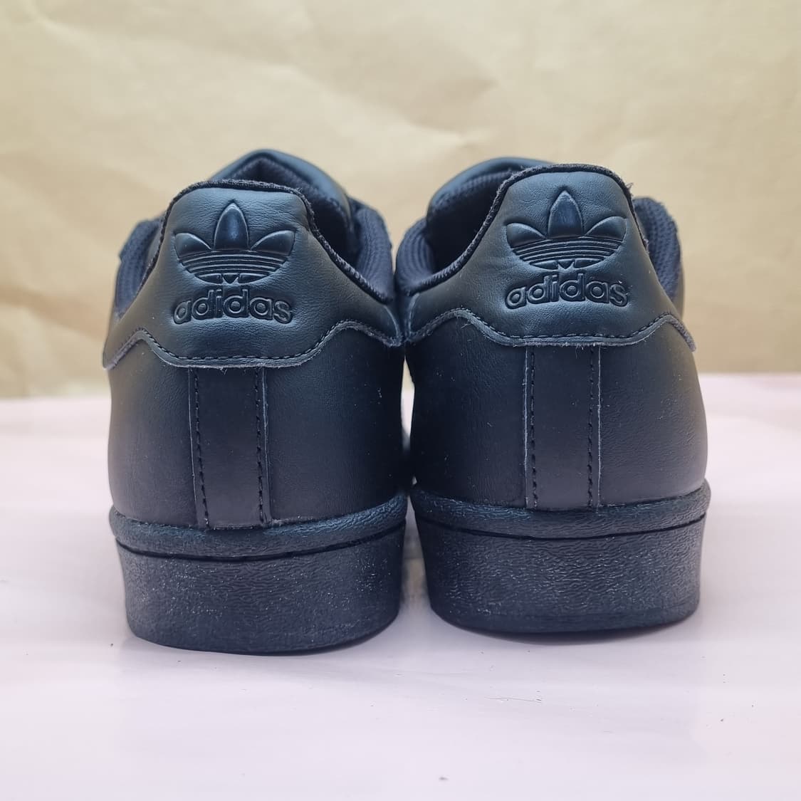 아디다스 슈퍼스타 올블랙 여성운동화235 상품이미지4