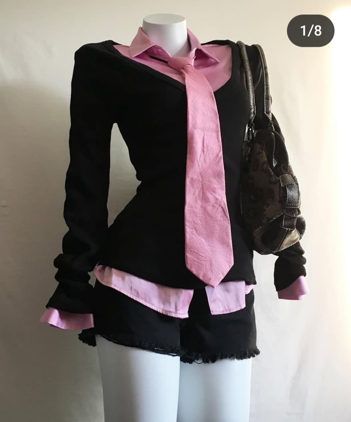 빈티지 긱시크 블랙 브이넥 탑 상품이미지1