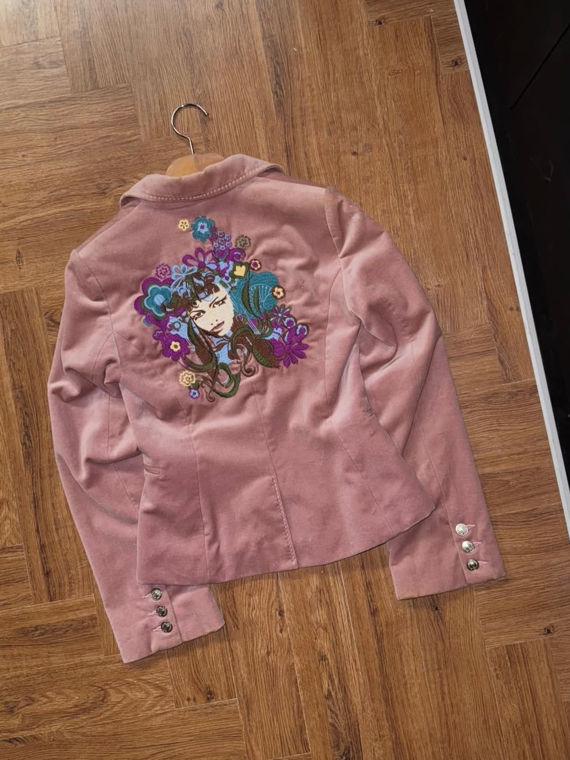 트루릴리젼 자수 벨벳 블레이저 상품이미지1