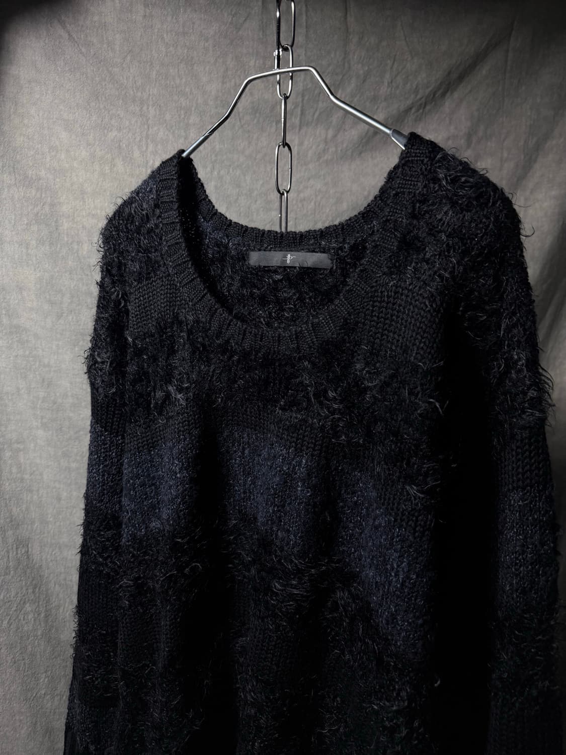 NO ID Textured Shaggy Knit Sweater  상품이미지4