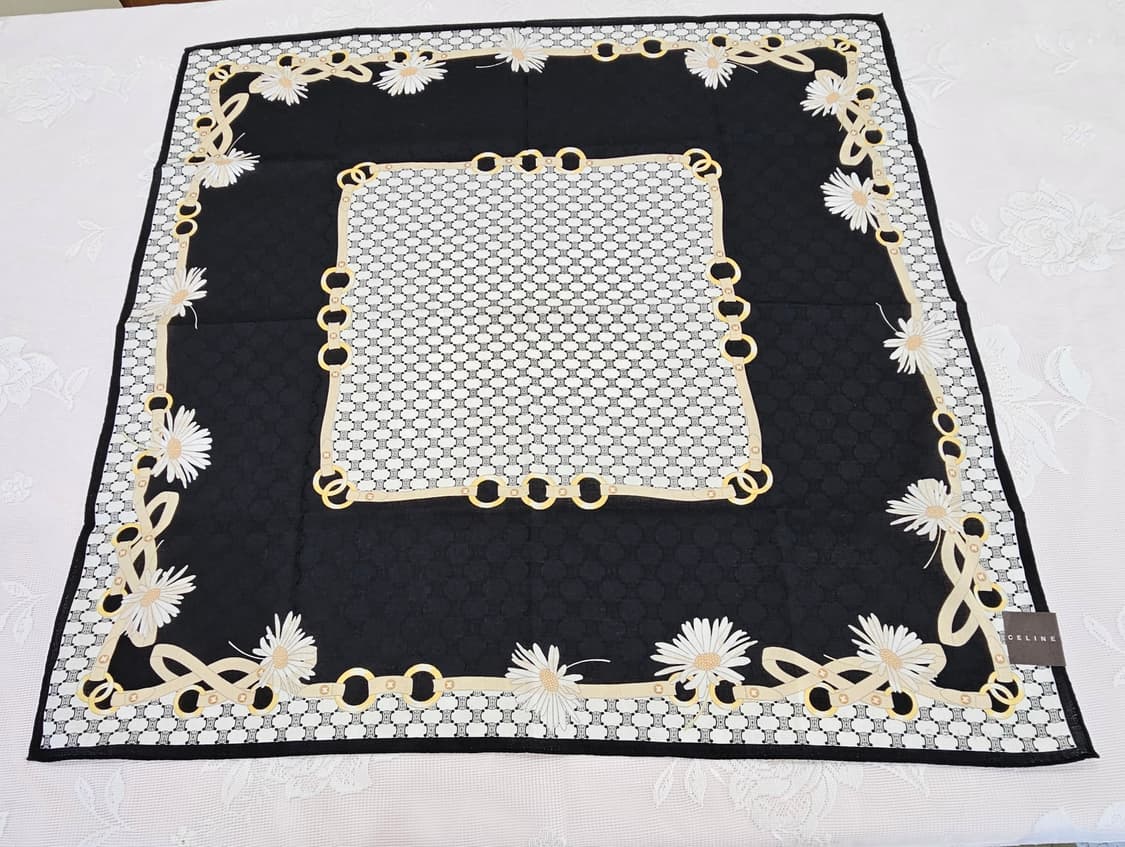 셀린느 블랙 플라워 대판손수건 상품이미지2