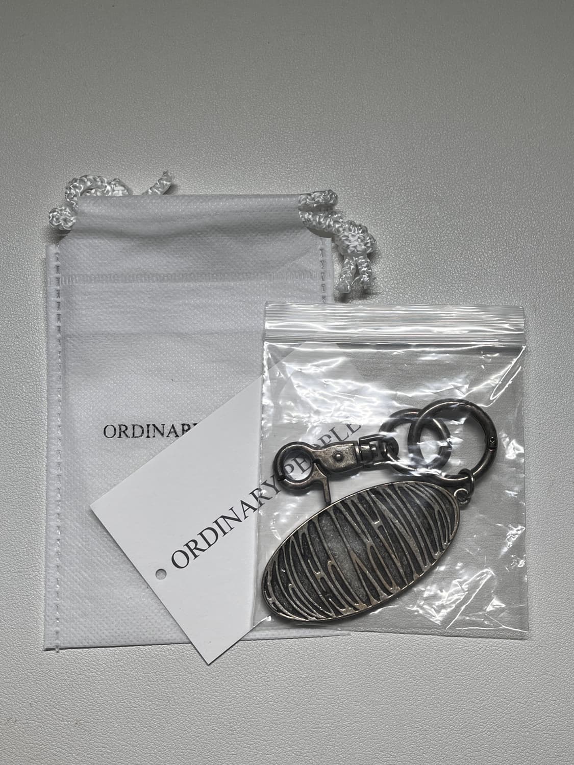 오디너리피플 프로젝트III 빅 로고 키링 상품이미지3