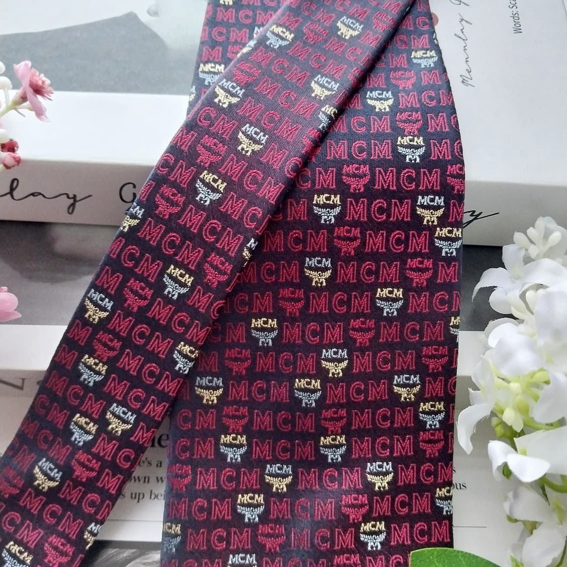 MCM 실크 퍼플 로고 올오버 넥타이 9.3cm A+등급 K1463
 상품이미지4