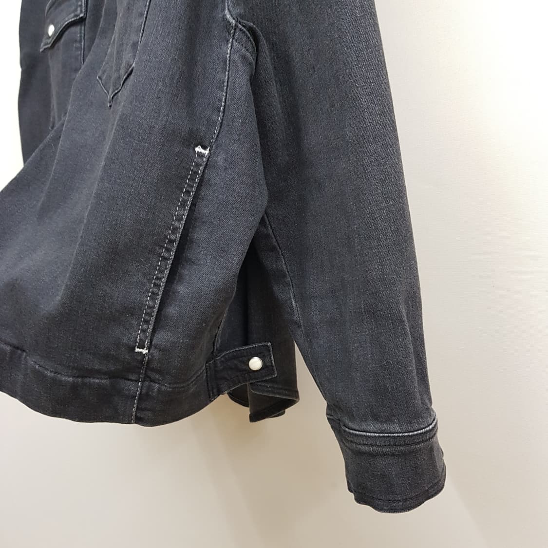 한섬 시스템 스냅버튼 오버핏 데님 셔츠 자켓 82-94-160사이즈 상품이미지6