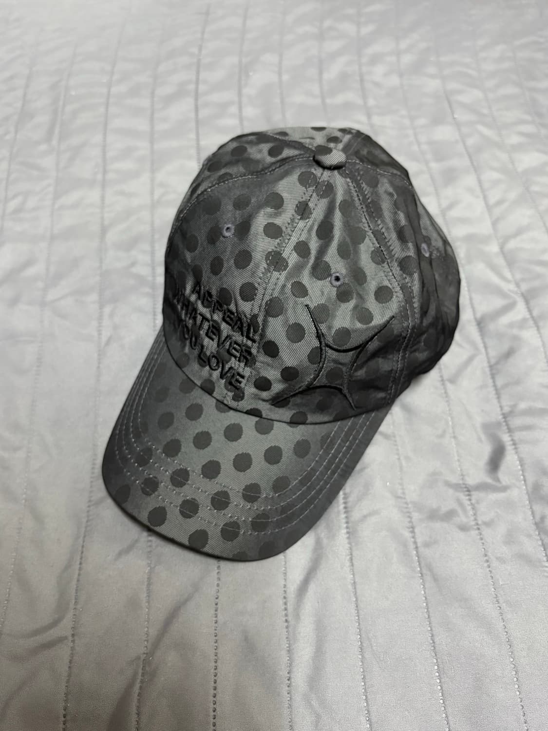 포어필 러브 볼캡 도트 차콜 상품이미지1