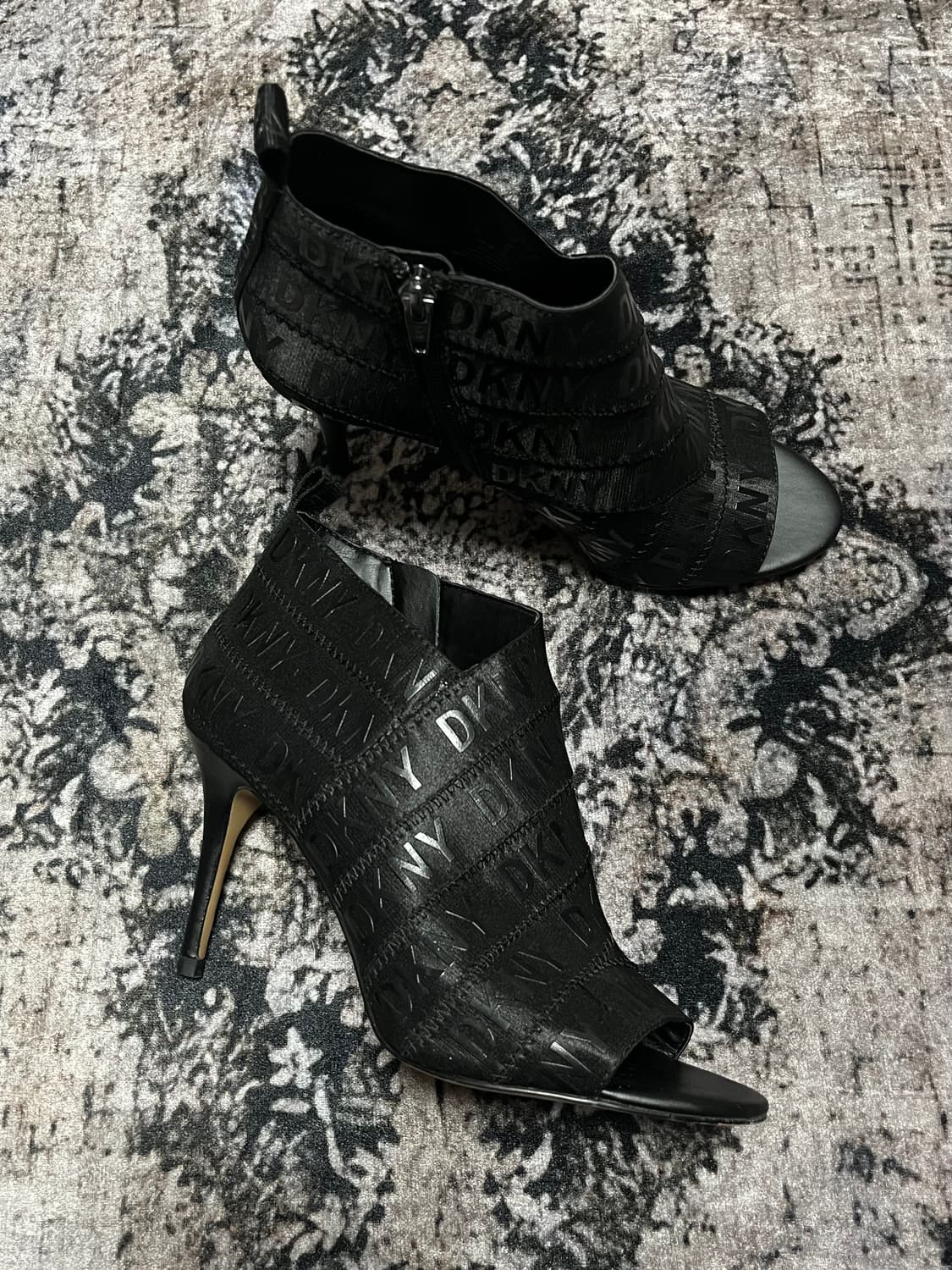 DKNY Issa Multi-Strap Sandal heels 235 상품이미지2