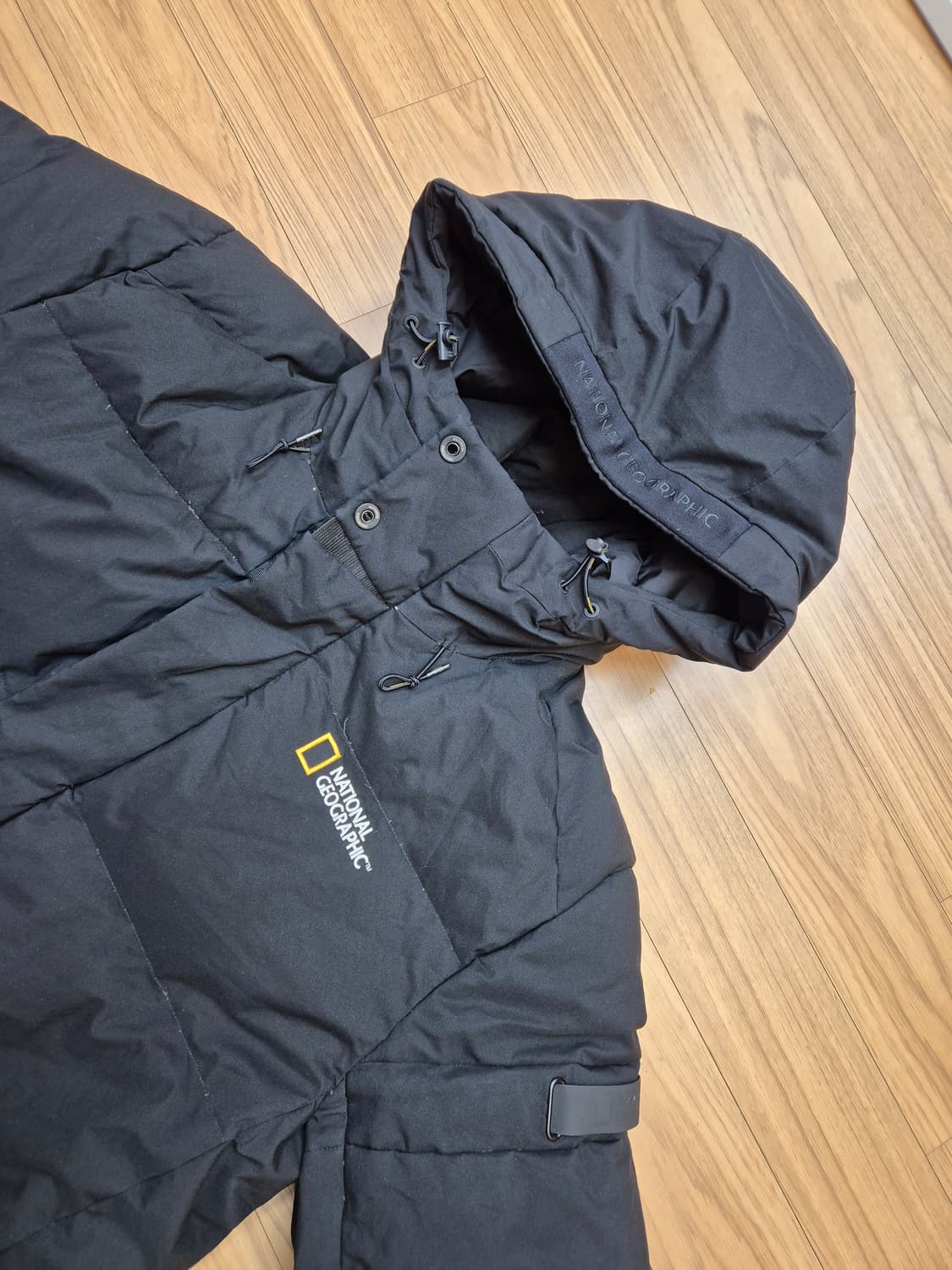 내셔널지오그래픽 롱패딩 블랙 L사이즈 판매합니다. 충전재는 오리털 80% 상품이미지3