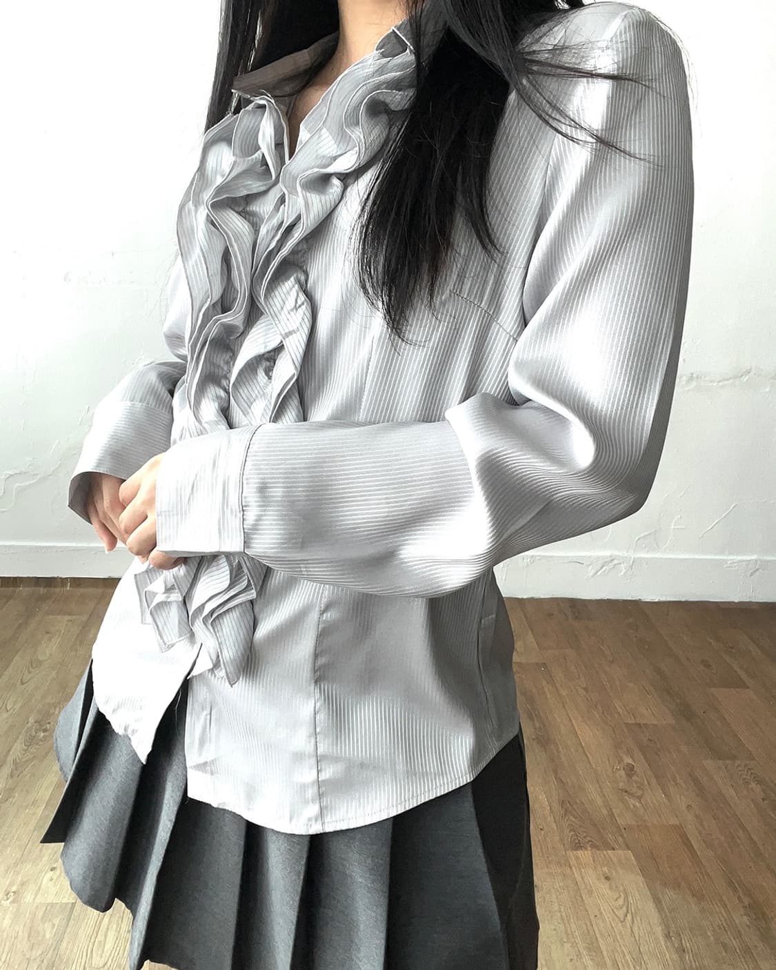 실버 프릴 블라우스 silver frill blouse 상품이미지4