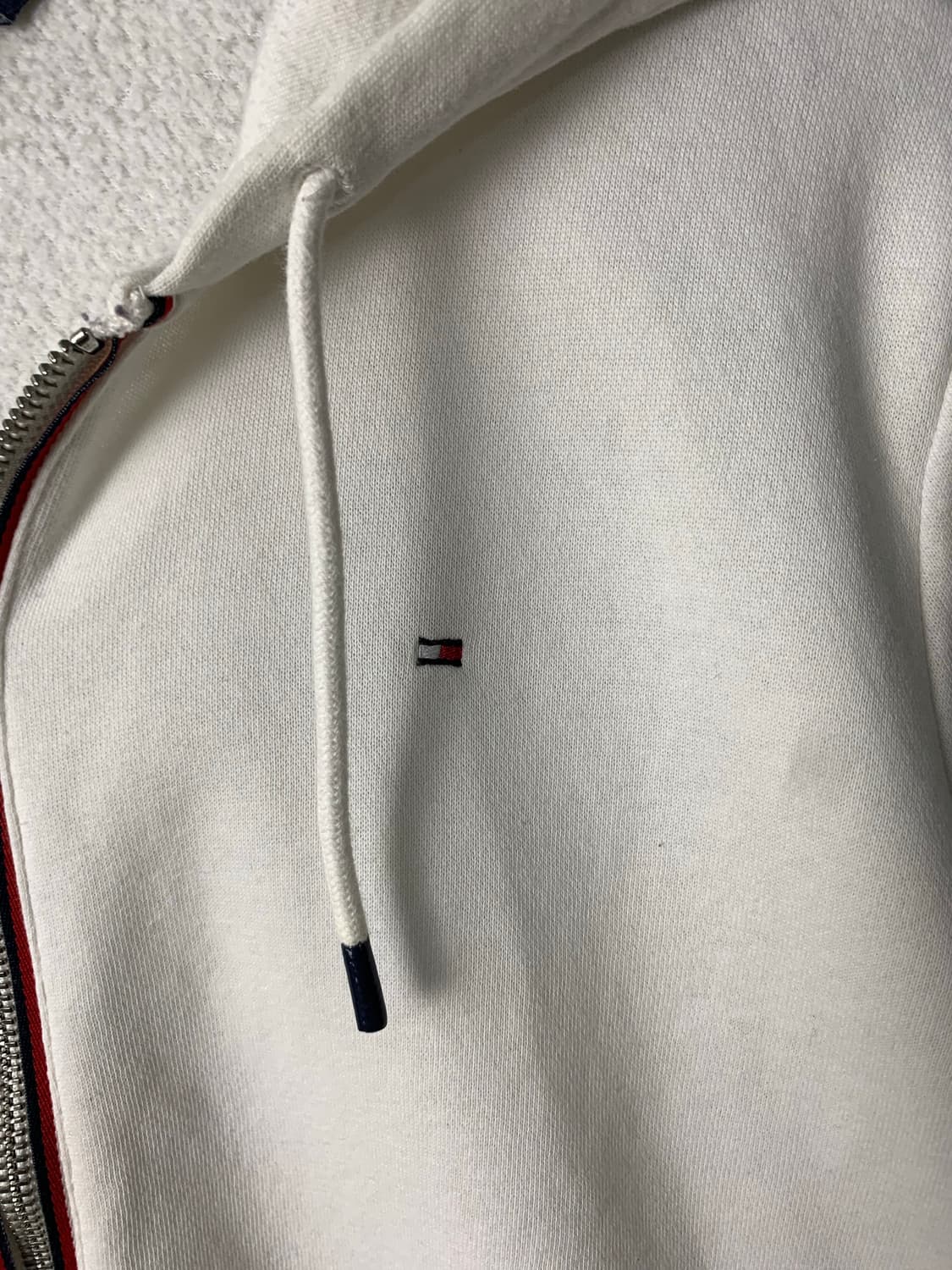 타미힐피거 자수로고 화이트 후드집업 상품이미지4