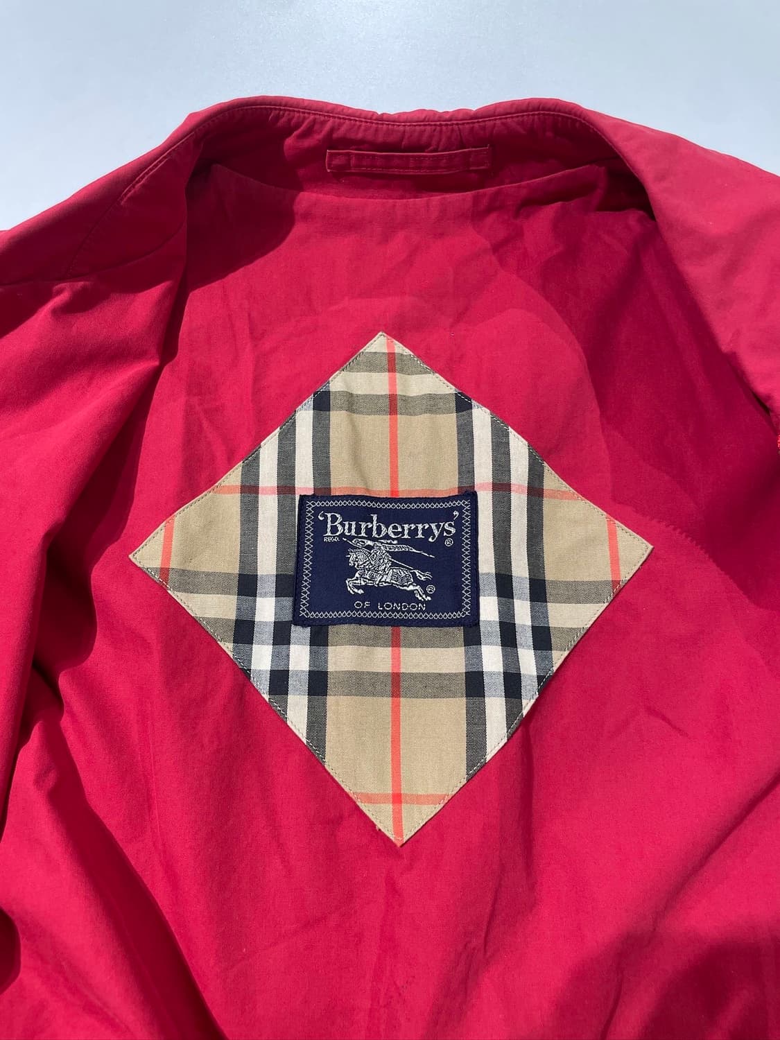 버버리 레드 월계수 로고 코튼 집업 자켓 상품이미지7
